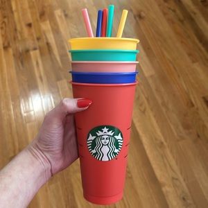 Starbucks color changing cups